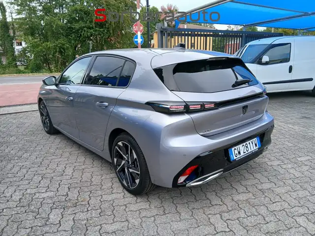 Peugeot 308 view 2