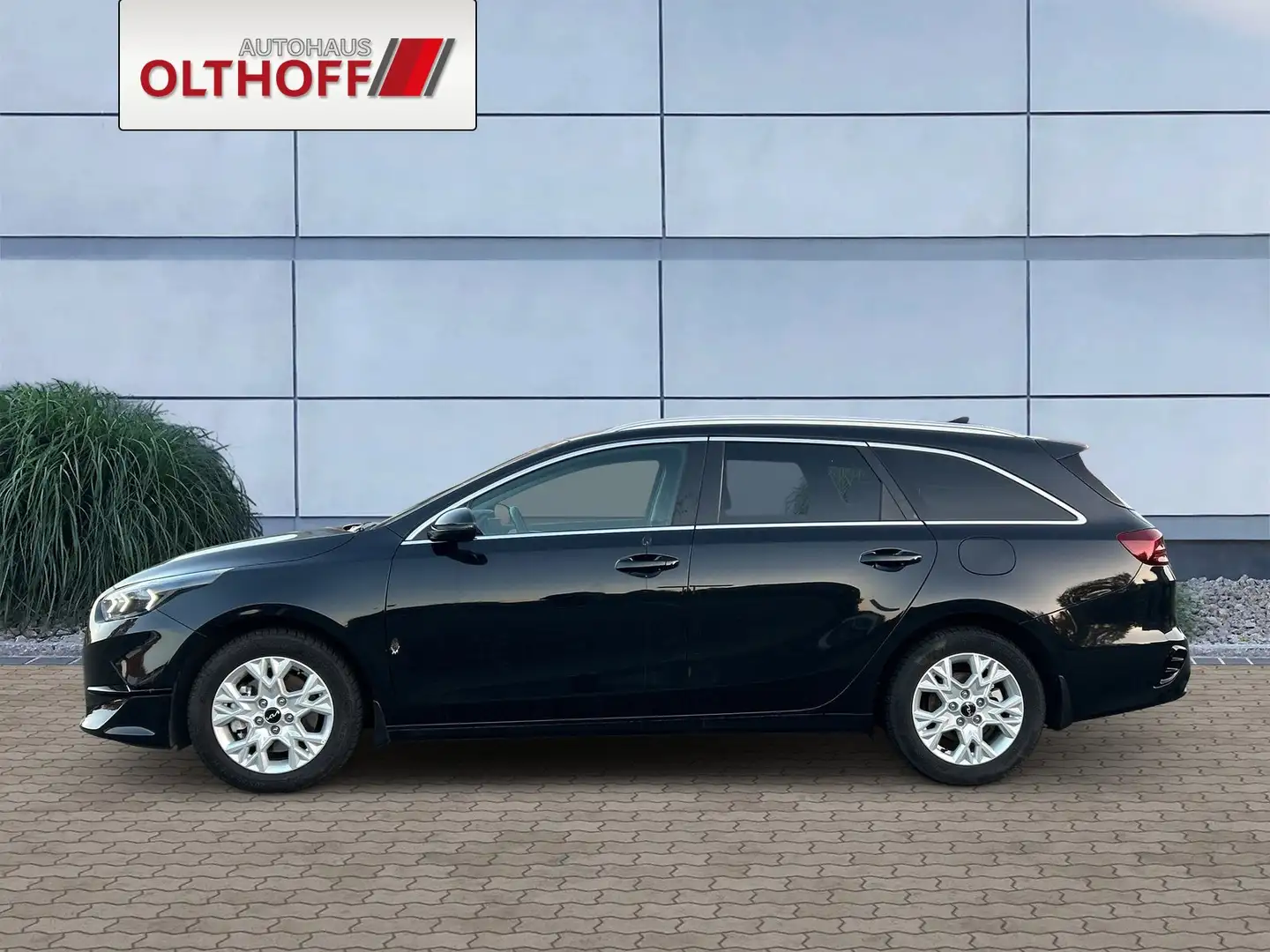 Kia Ceed / cee'd Comfort 1.5 DCT Schwarz - 2