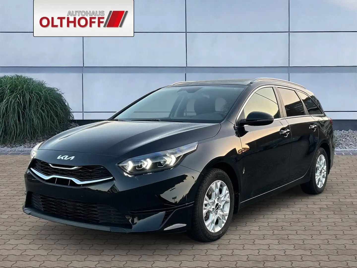 Kia Ceed / cee'd Comfort 1.5 DCT Schwarz - 1