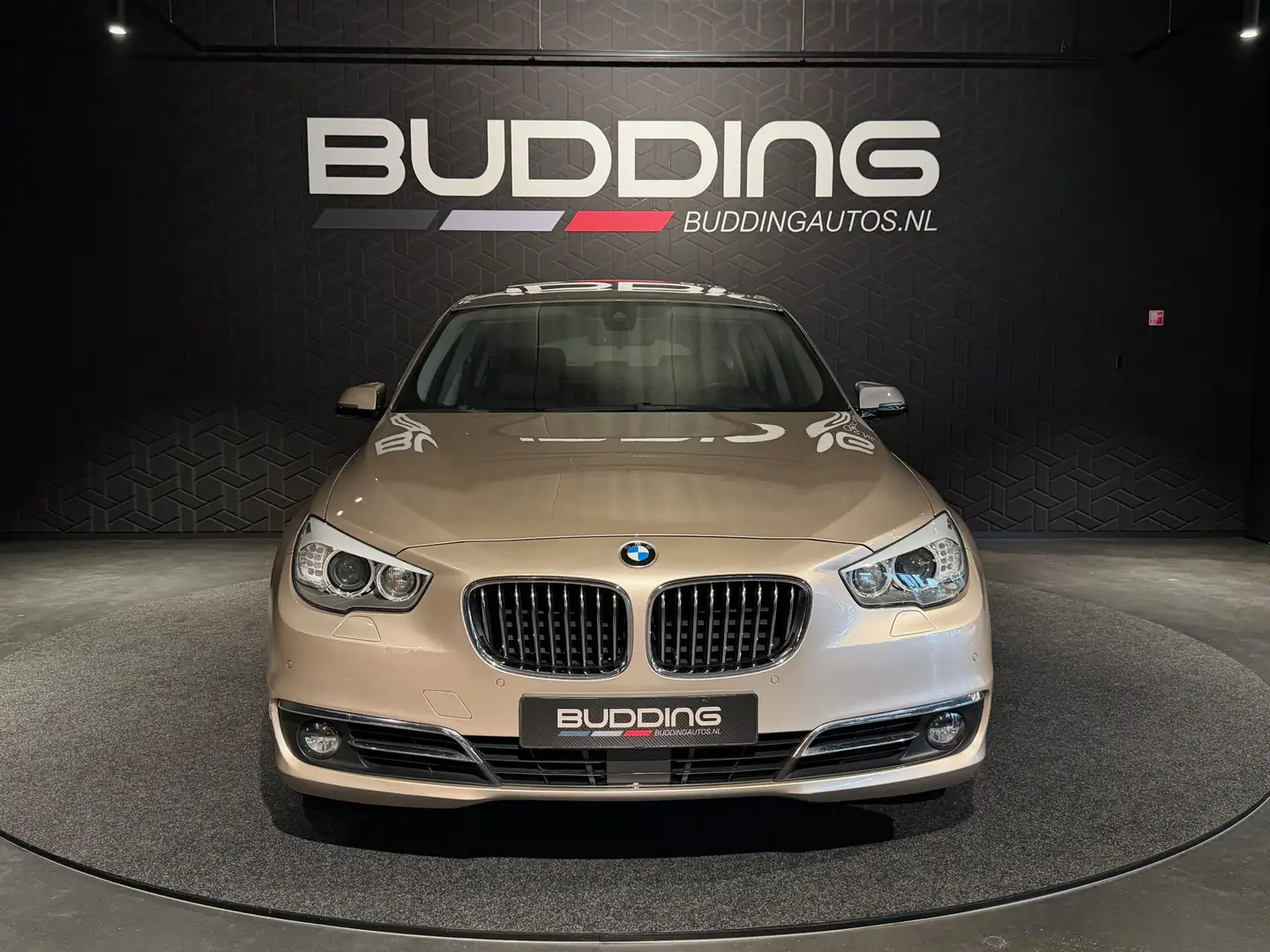 BMW 535 5-serie Gran Turismo 535xi High Exe | Adap Cruise Grijs - 2