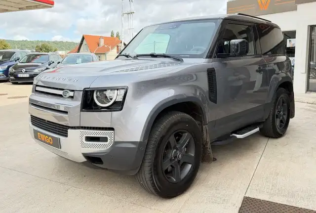 Land Rover Defender view 6