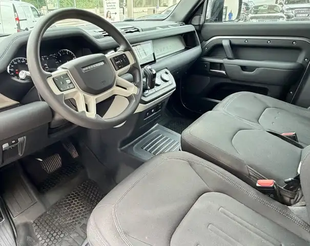 Land Rover Defender view 9