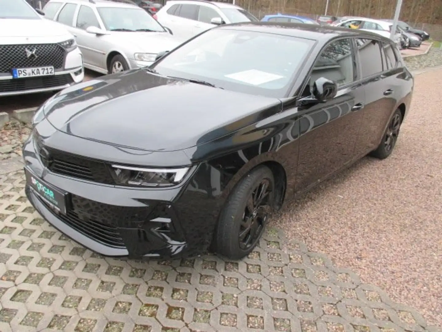 Opel Astra GS Line Schwarz - 2