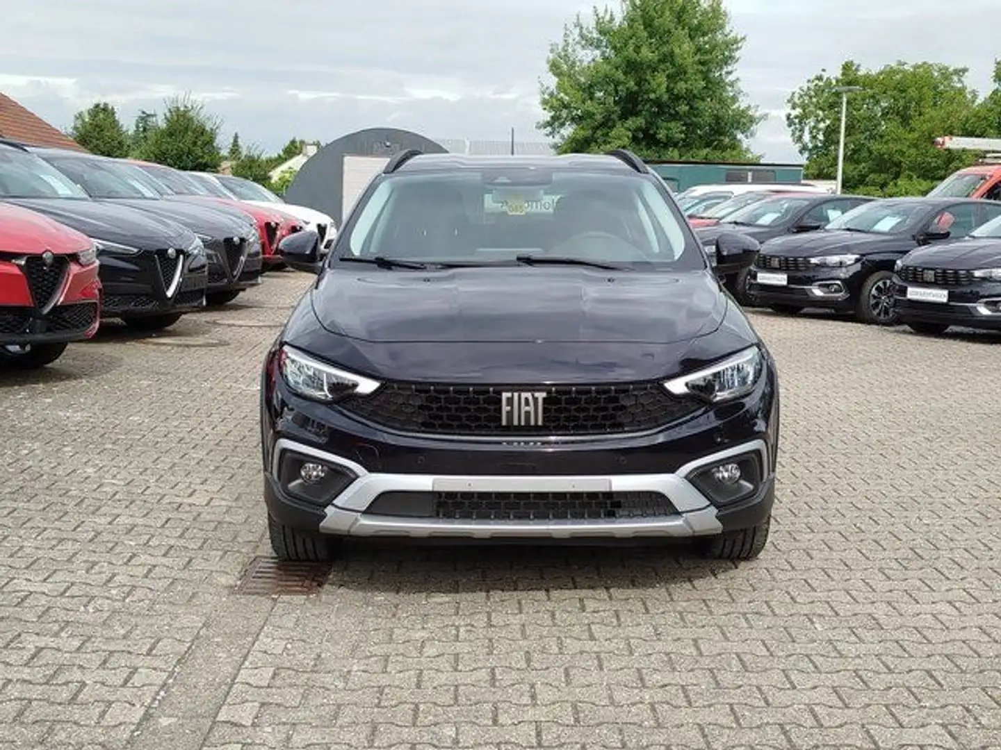 Fiat Tipo Cross 1.5 MHEV #TechPaket #KomfortPaket Schwarz - 2