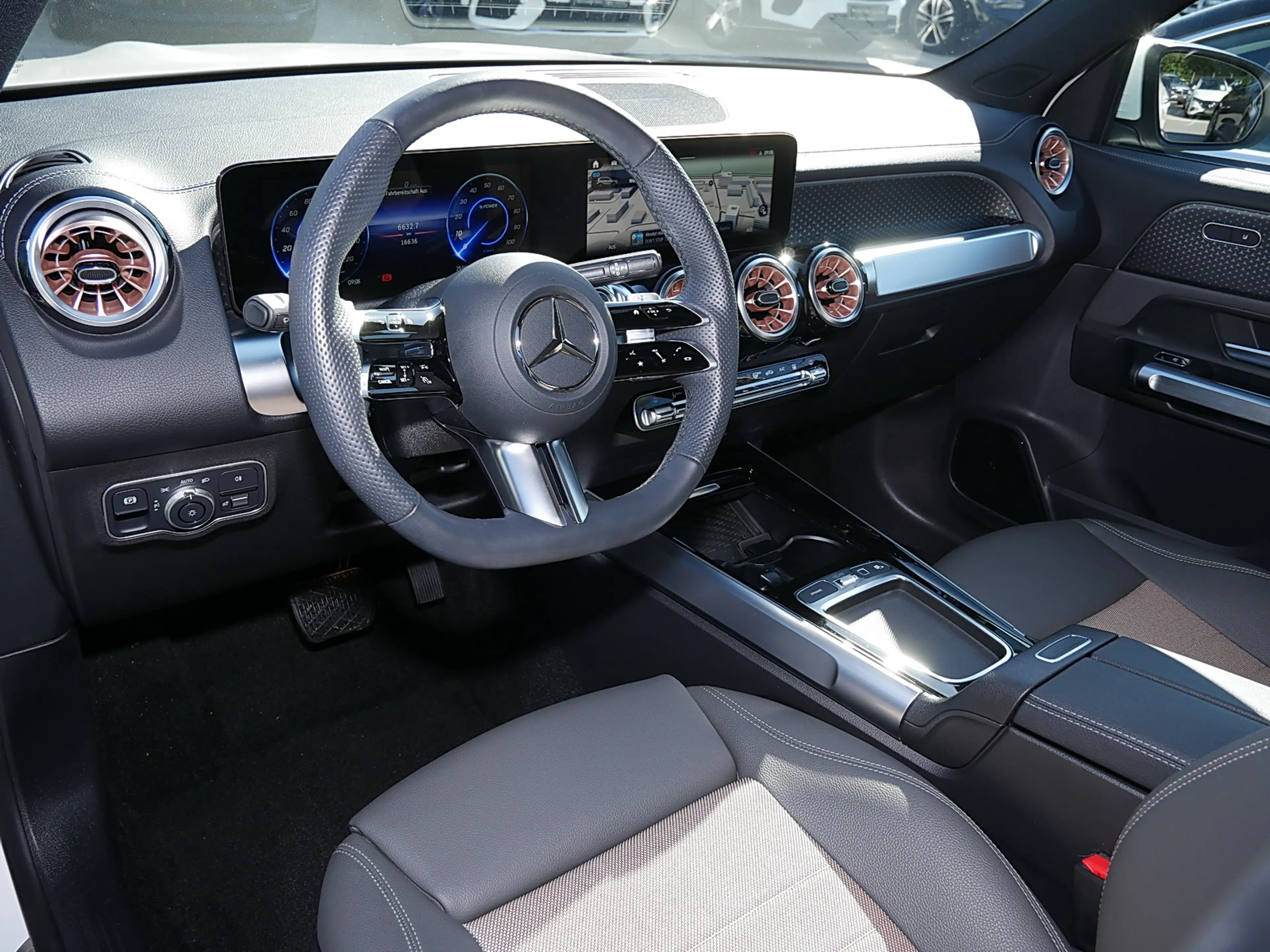 Mercedes-Benz EQB 250 + ILS MBUX Ambiente LED Wide Cam Navi AUT — photo 8