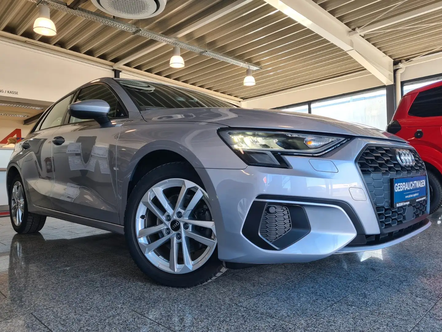Audi A3 Sportback 40 TFSI e basis Plateado - 1