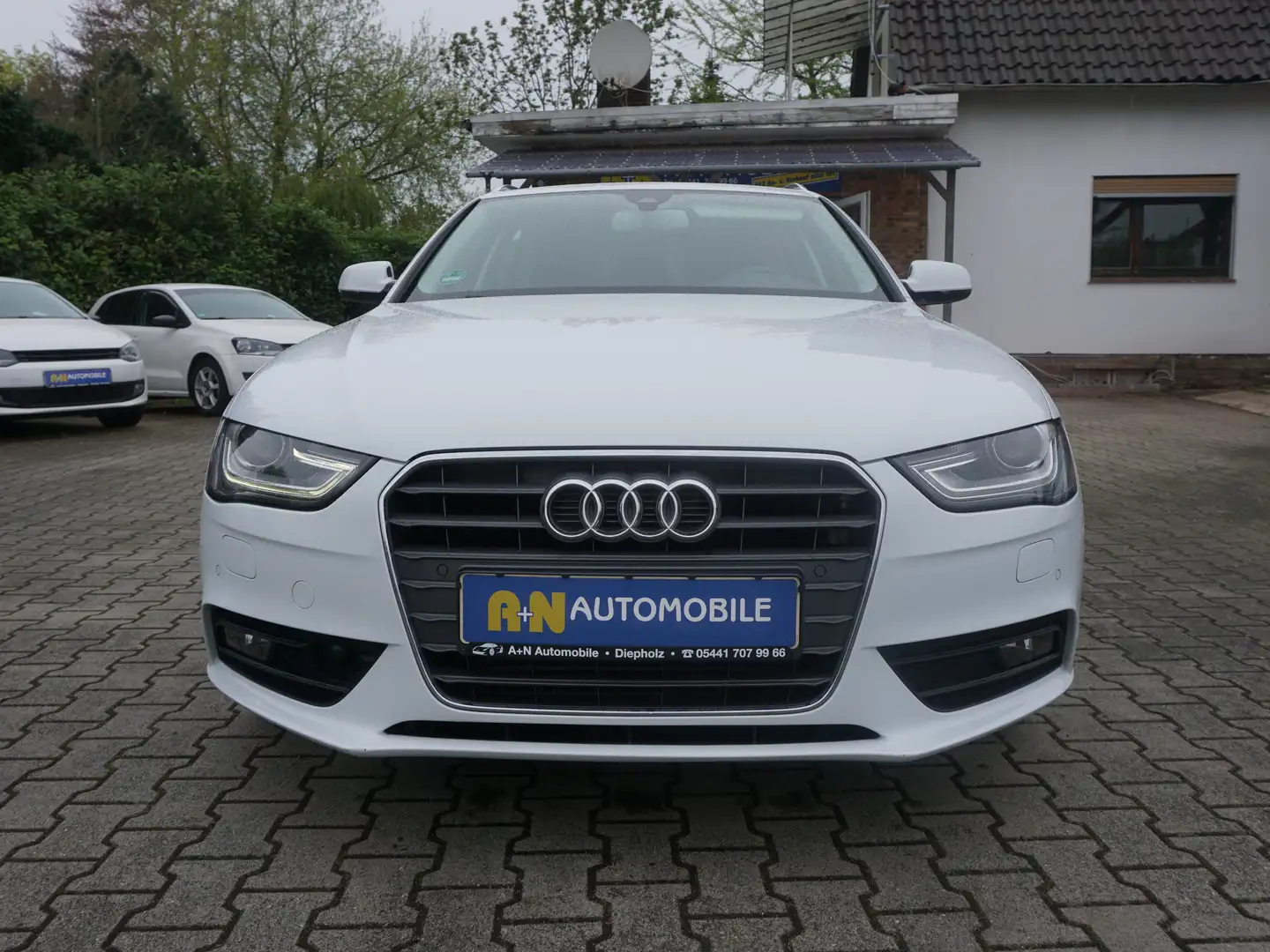 Audi A4 Ambiente /AUT./LEDER/NAVI/1.HAND/EURO5/KLIMA/XENON Weiß - 2