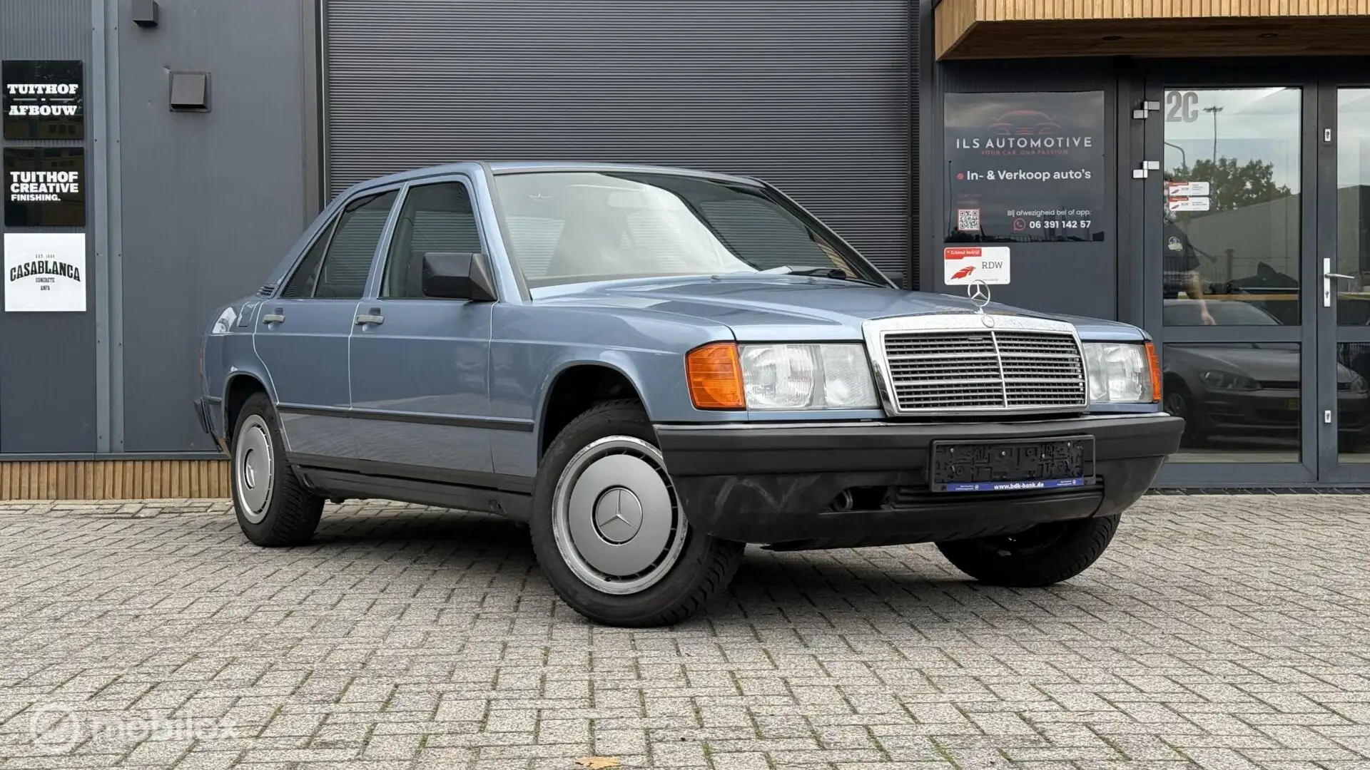 Mercedes-Benz 190 2.0 E Blauw - 1