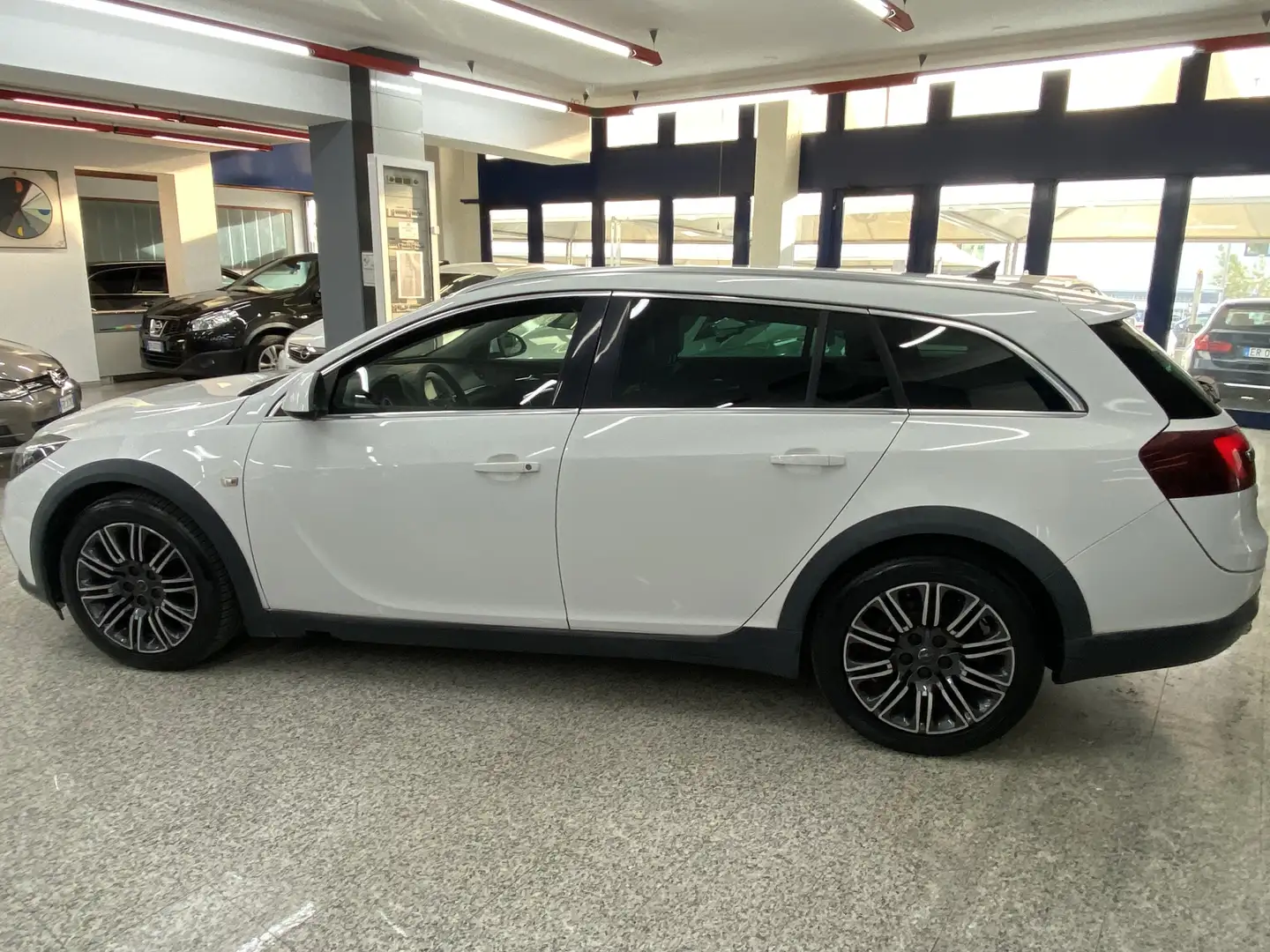 Opel Insignia Country Tourer 2.0 cdti 4x4 163cv auto Bianco - 2