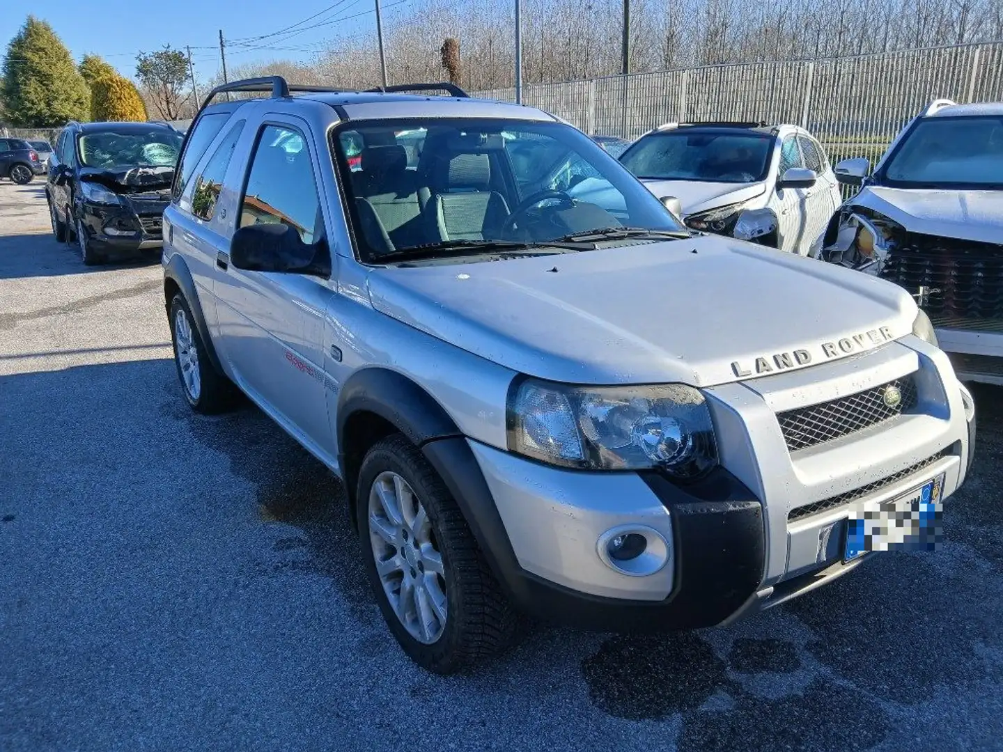 Land Rover Freelander 2.0 Td4 16V cat 3p. Gris - 1