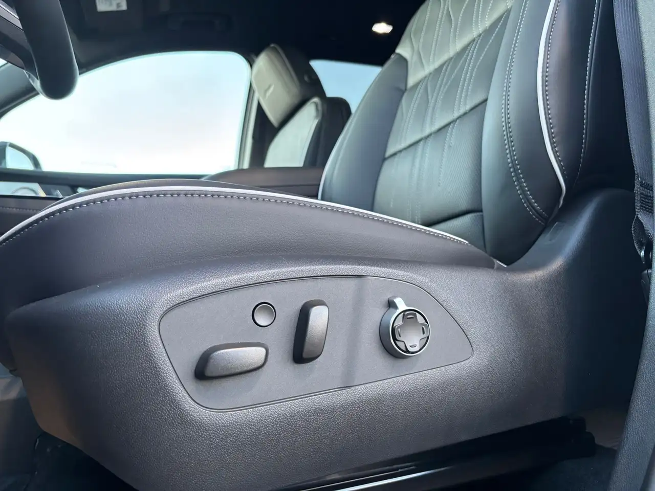 Buick Enclave снимка Buick Enclave