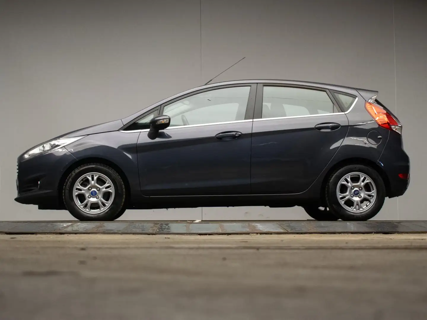 Ford Fiesta 1.6 TDCi Lease Titanium Sport (NAVI,CRUISE,CLIMATE Gri - 1