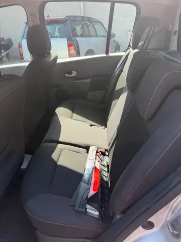 Renault Modus view 6