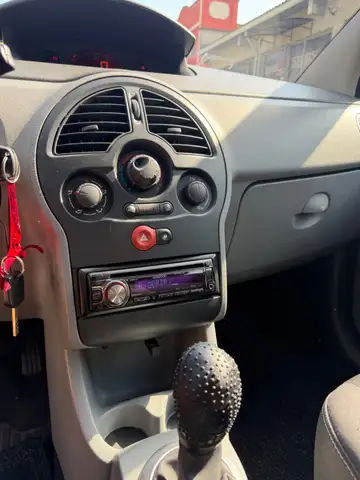 Renault Modus view 8