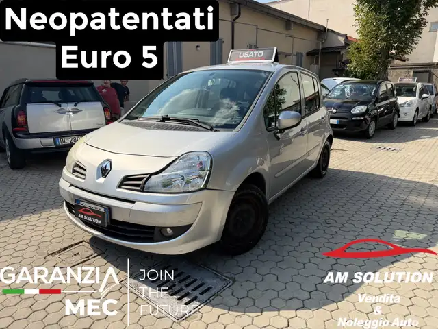 2011 Renault Modus in Silver for sale