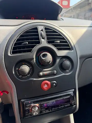 Renault Modus view 9