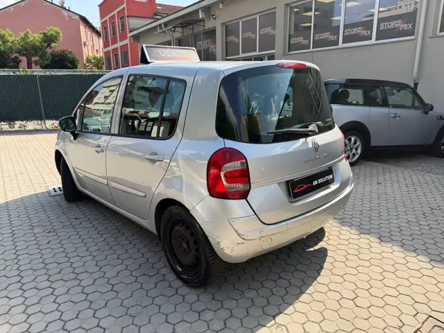 Renault Modus view 4