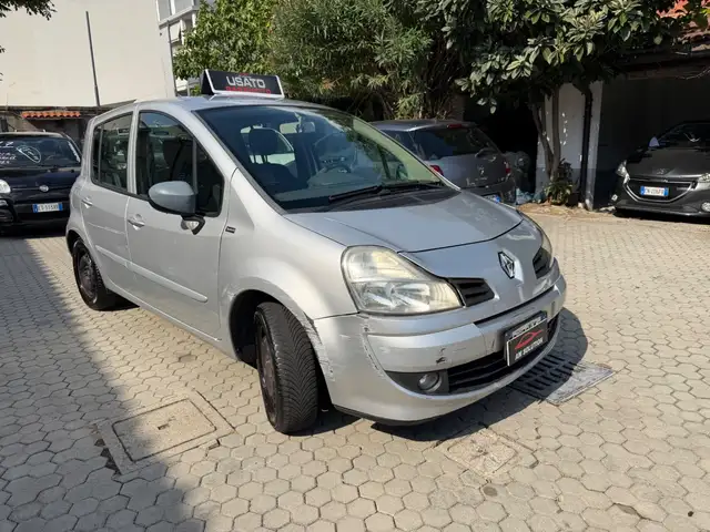 Renault Modus view 2