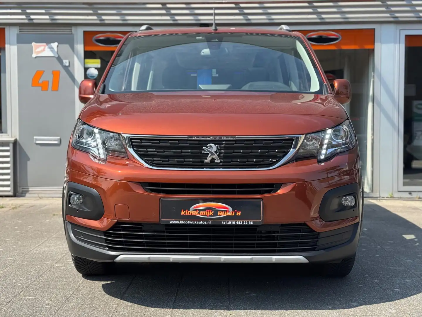Peugeot Rifter 1.2 P.Tech Allure Panorama Navigatie LED Camera 1e Bruin - 2
