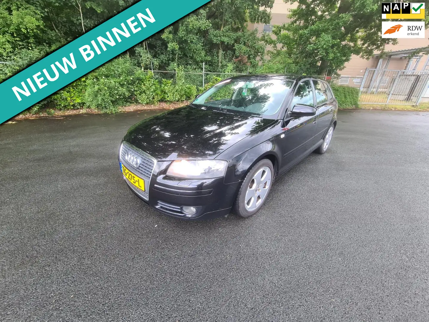 Audi A3 Sportback 1.4 TFSI Attraction Business Edition LEU Zwart - 1