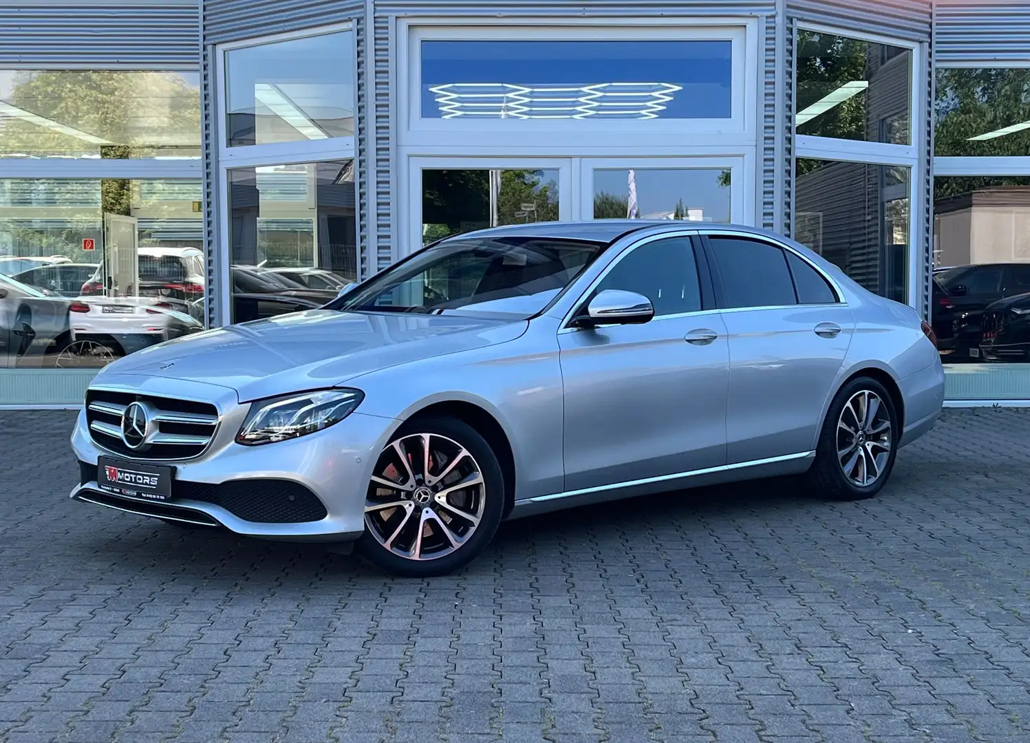 Mercedes-Benz E 300 E 300 d (213.008) Stříbrná - 1