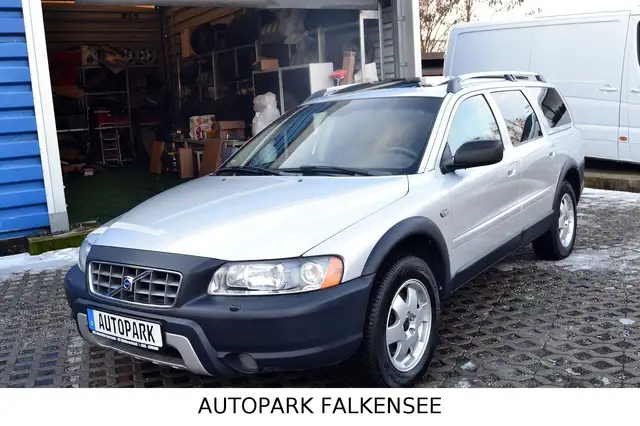 Volvo XC70 2.5 T AWD SUMMUM FACELIFT+VOLLEDER+AHK 1800