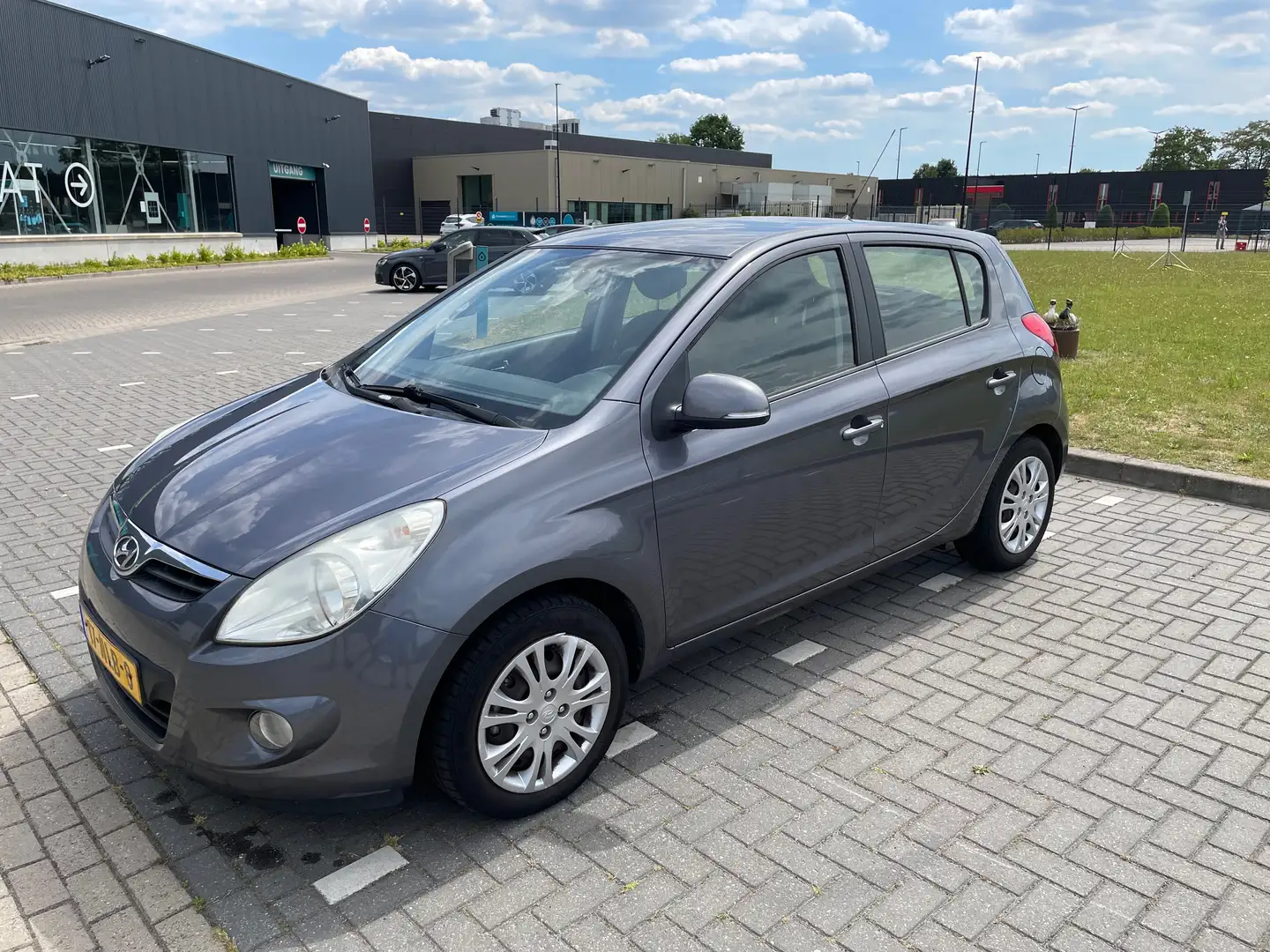Hyundai i20 i20 1.2i i-Motion Grijs - 2