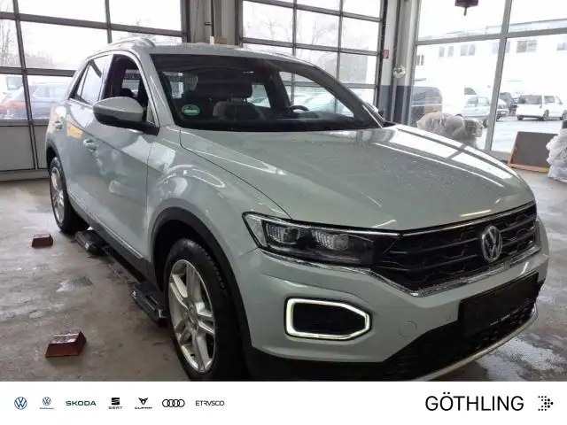 Volkswagen T-Roc T-ROC Sport 140kW*LED*AHK*SitzH*W-LAN*Sportsitze