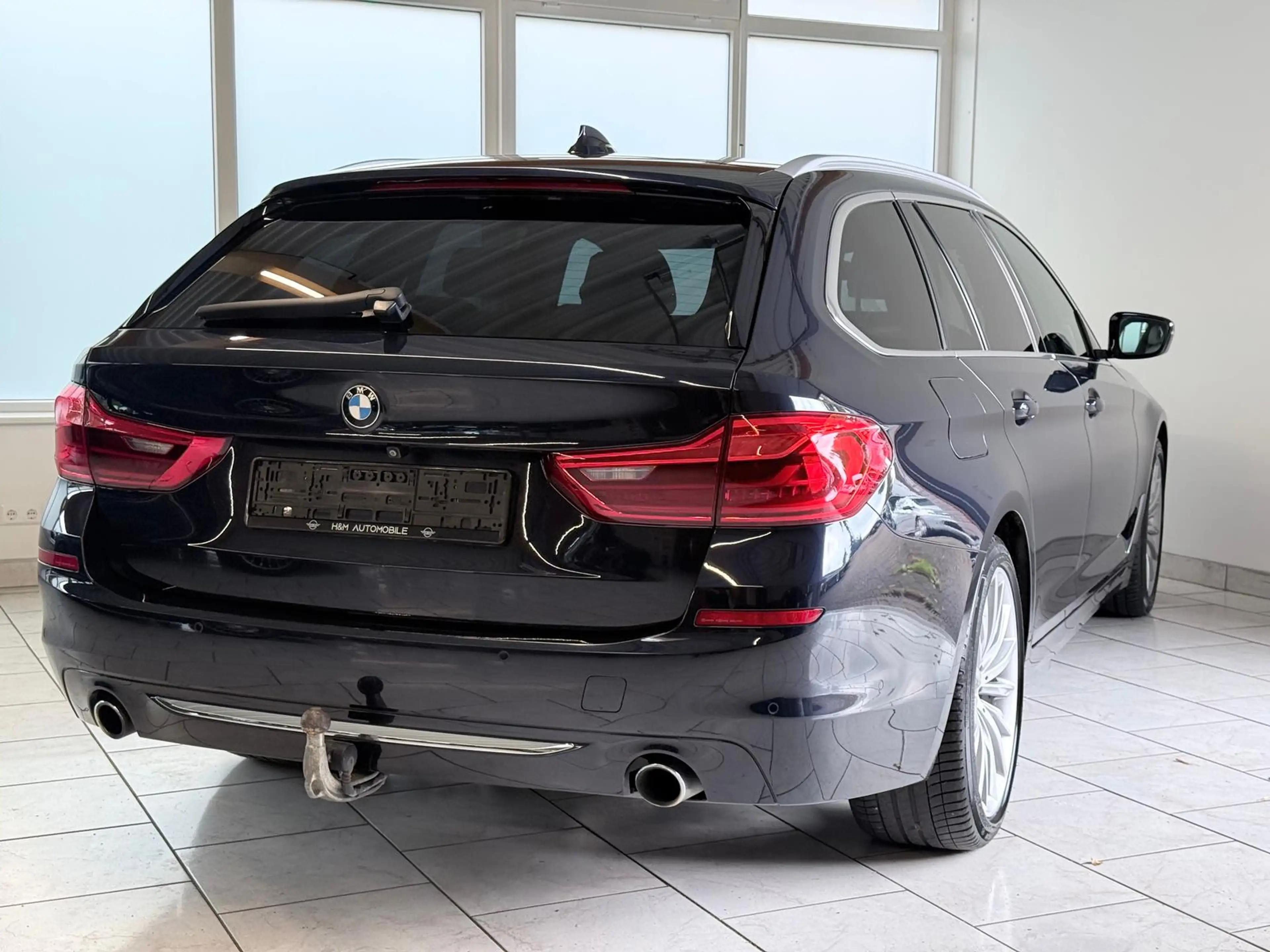 BMW 525 d Luxury Line-Pano/ACC/AHK/360/Massage/Apple — photo 11