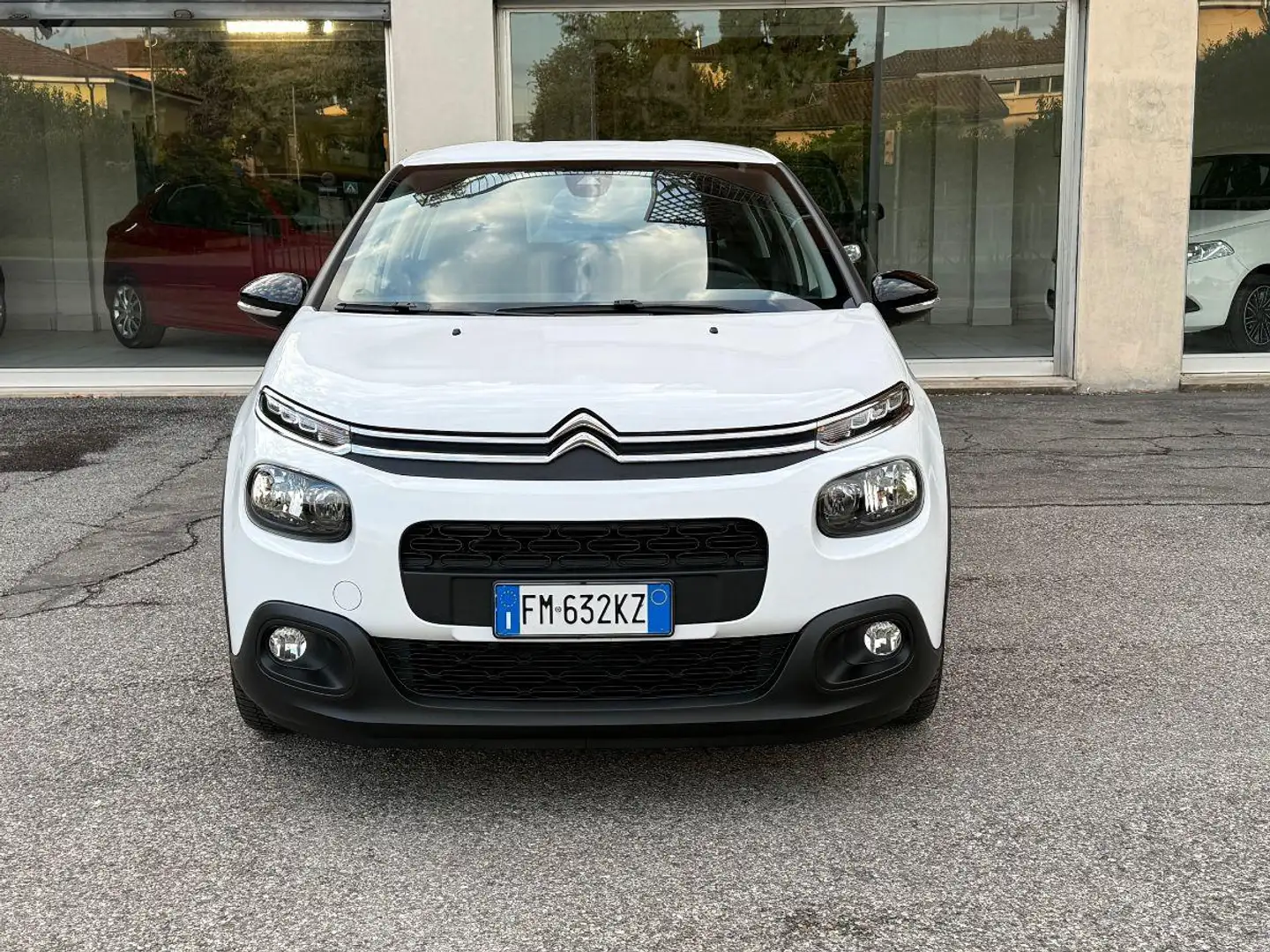 Citroen C3 BlueHDi 75 S&S Shine Bianco - 2