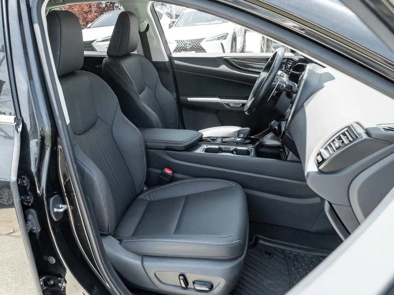 Lexus NX снимка Lexus NX