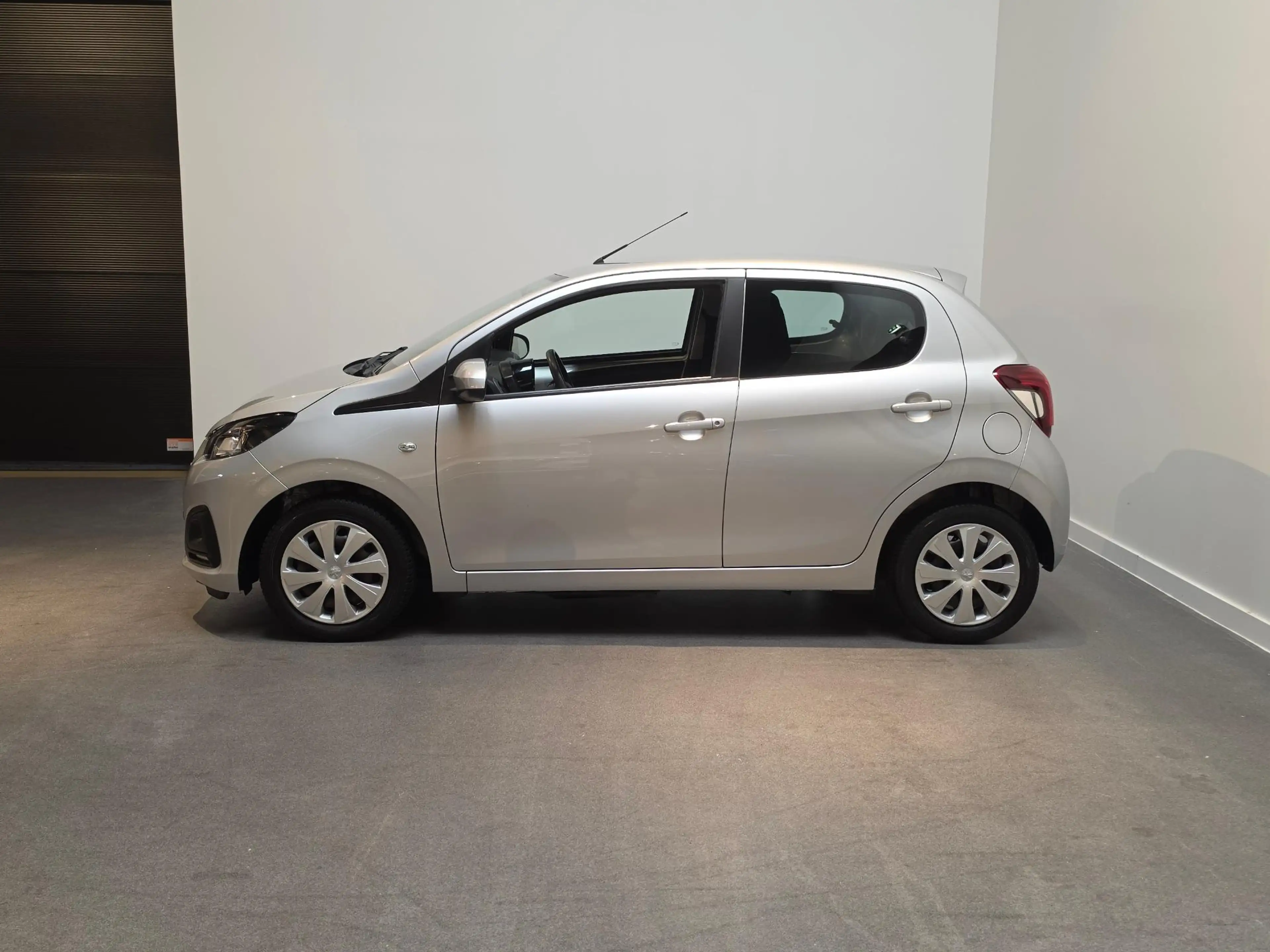 Peugeot 108 1.0 e-VTi Active — photo 3