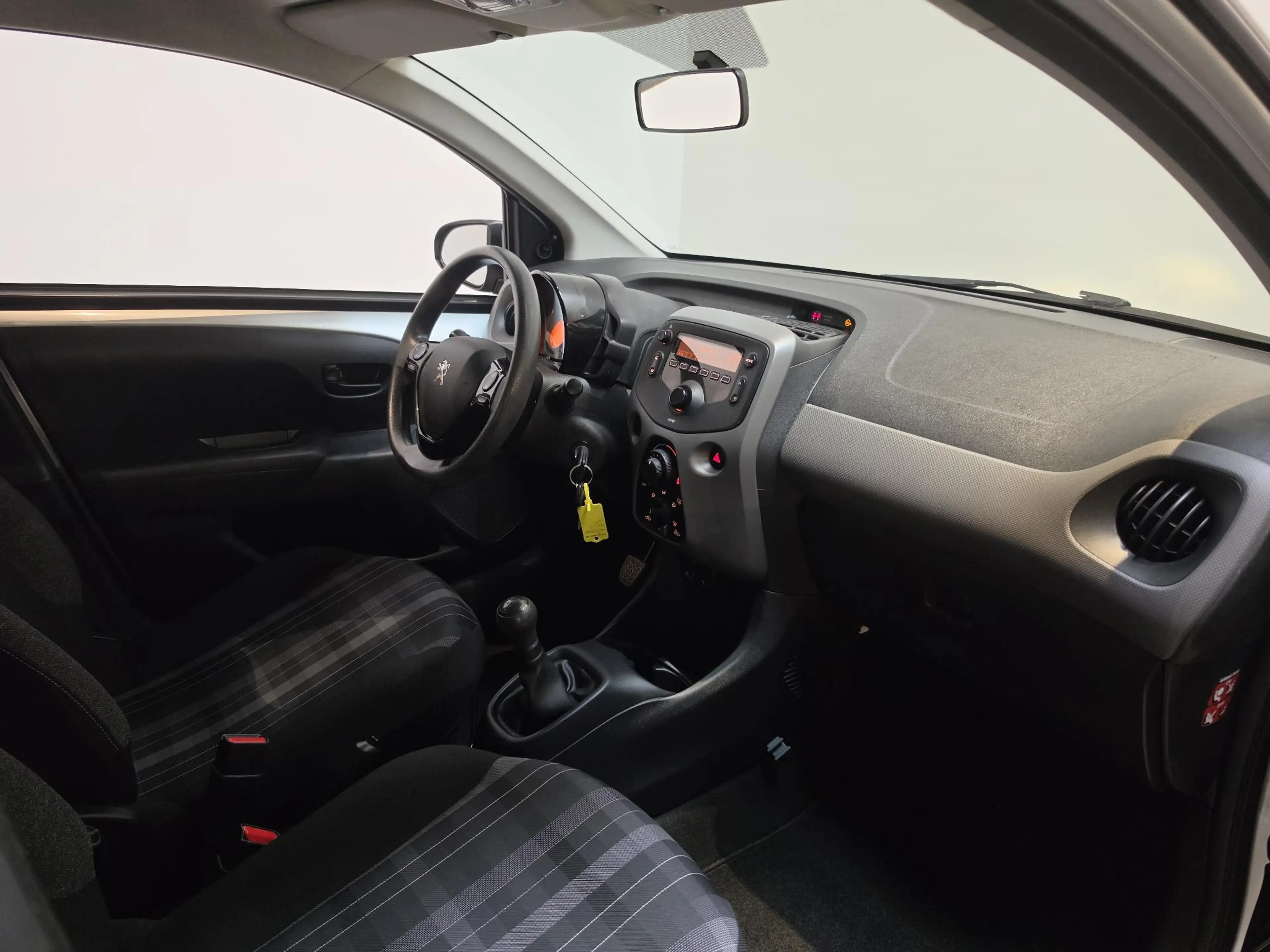 Peugeot 108 1.0 e-VTi Active — photo 13