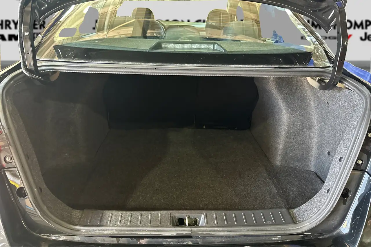 Nissan Versa снимка Nissan Versa