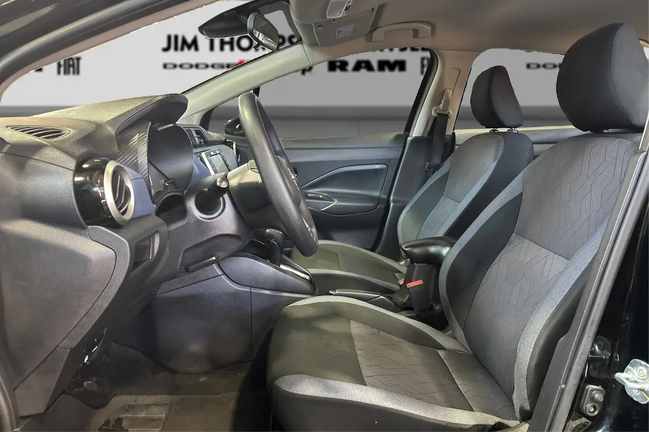Nissan Versa снимка Nissan Versa