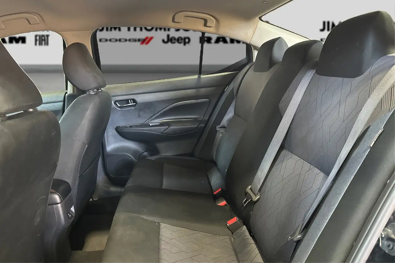 Nissan Versa снимка Nissan Versa