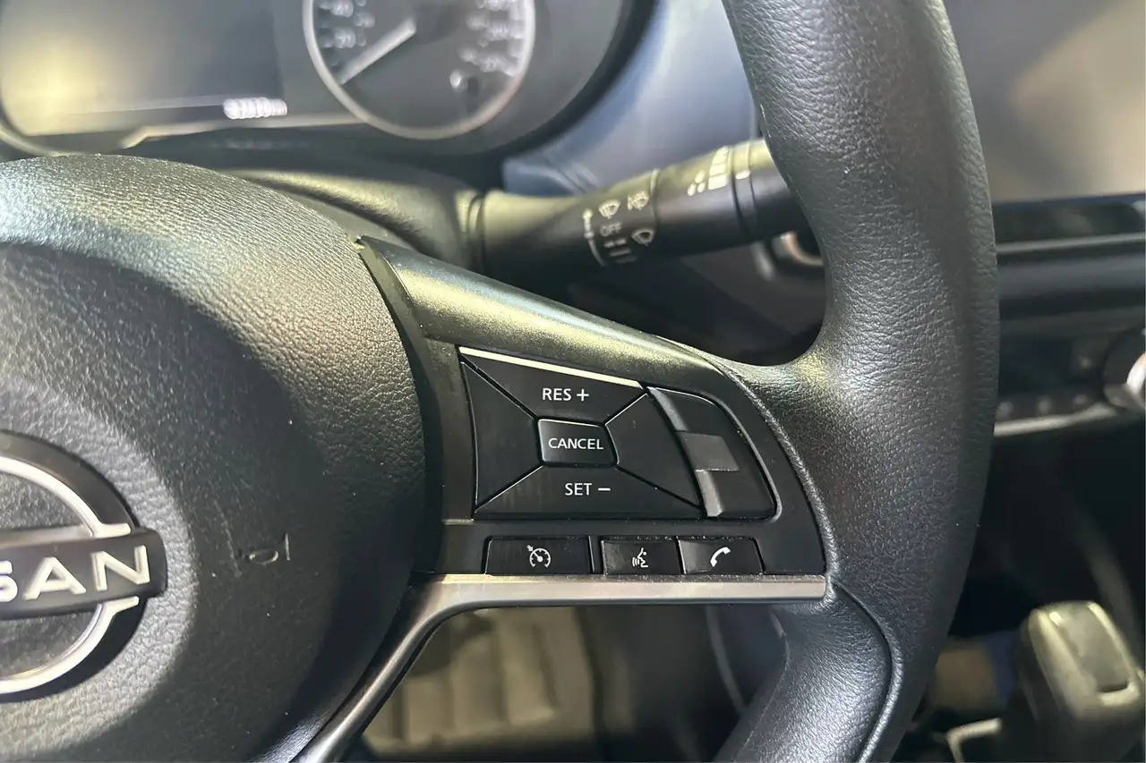 Nissan Versa снимка Nissan Versa