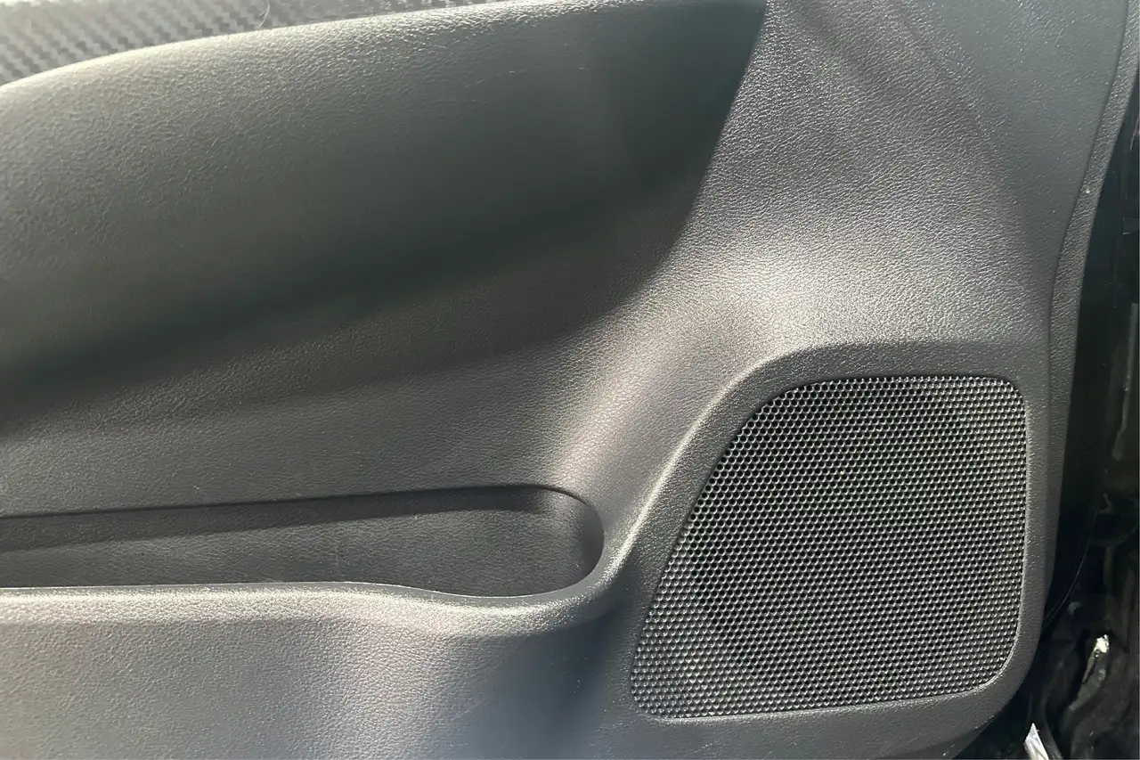 Nissan Versa снимка Nissan Versa