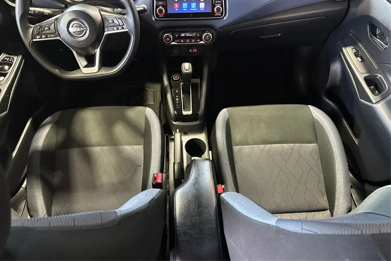 Nissan Versa снимка Nissan Versa