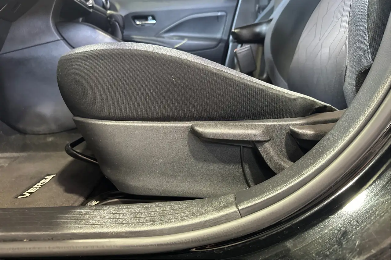 Nissan Versa снимка Nissan Versa