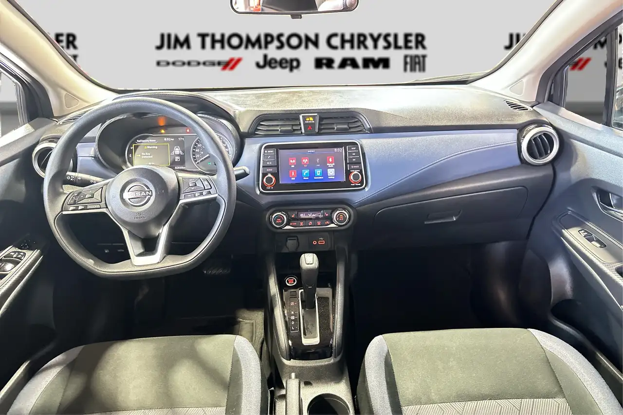 Nissan Versa снимка Nissan Versa