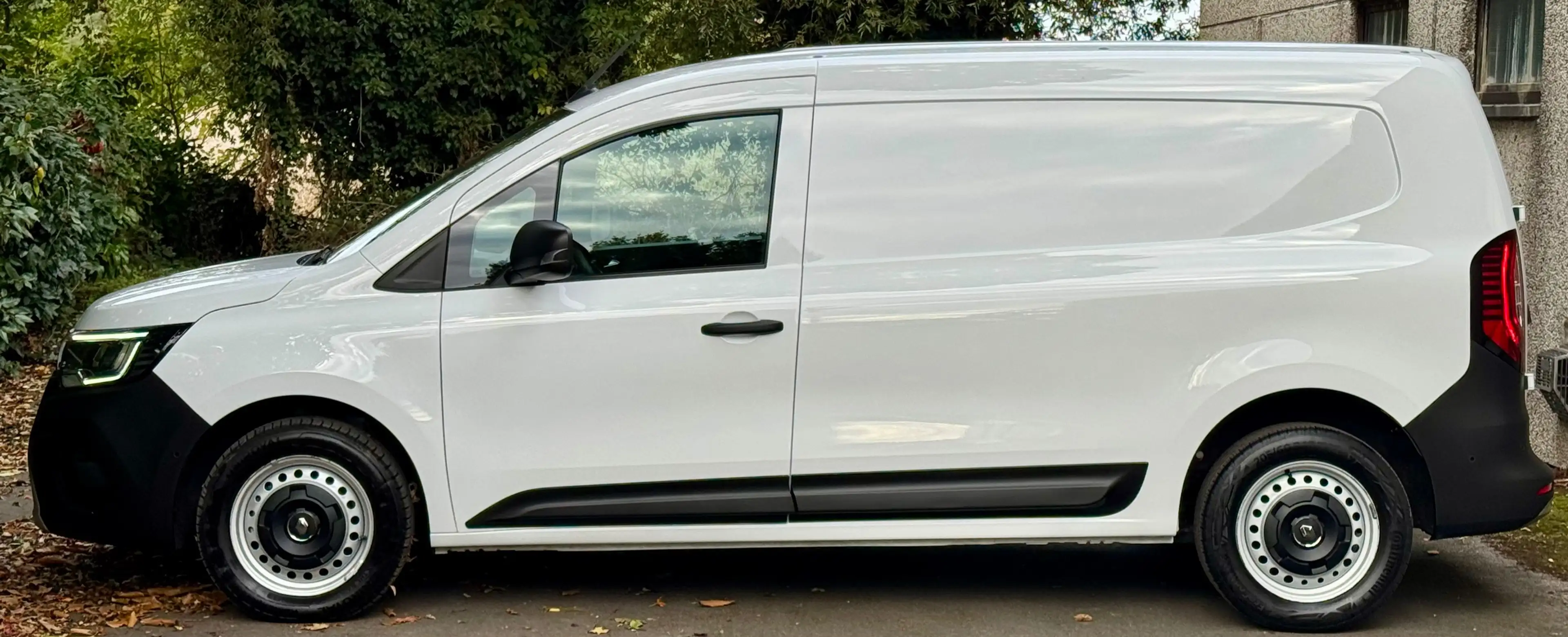 Renault Kangoo L2 CHASSI LONG // 1.5 DCI // CARPLAY // 3 PLACES // ETAT NEUF // MAXI // — photo 8