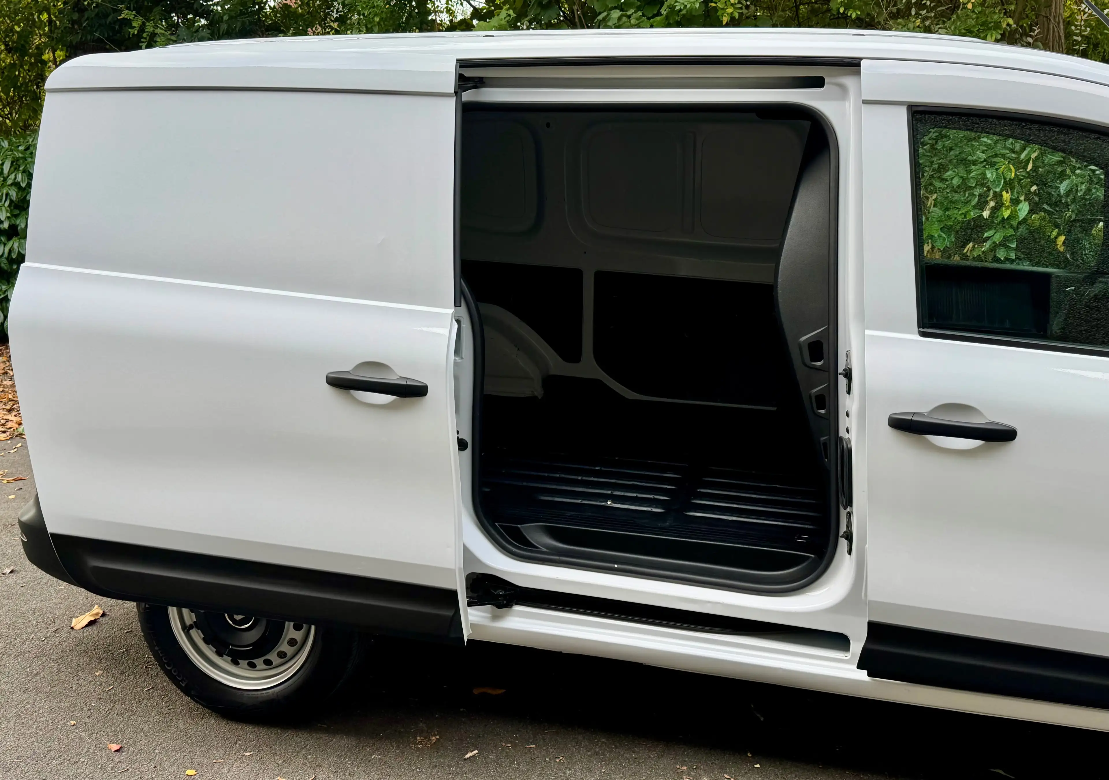 Renault Kangoo L2 CHASSI LONG // 1.5 DCI // CARPLAY // 3 PLACES // ETAT NEUF // MAXI // — photo 7