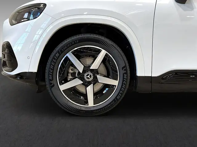 Mercedes-Benz GLB Class view 7