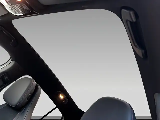 Mercedes-Benz GLB Class view 12