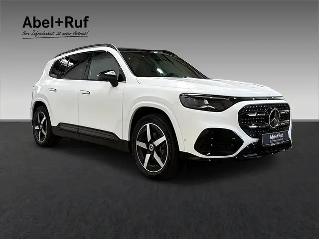 Mercedes-Benz GLB Class view 3