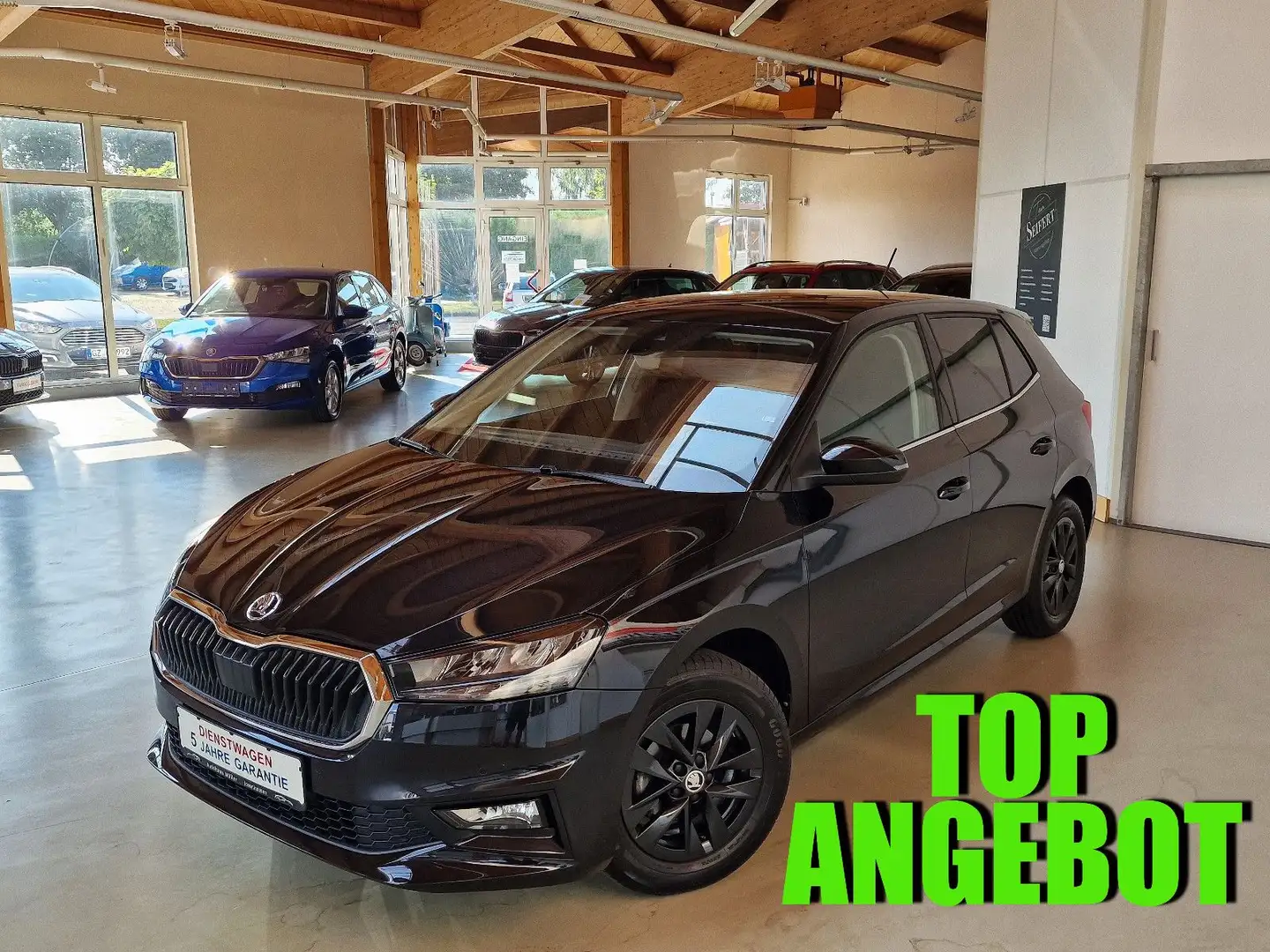 Skoda Fabia IV Top Selection 5J-GAR KAMERA SML LED LH Zwart - 1