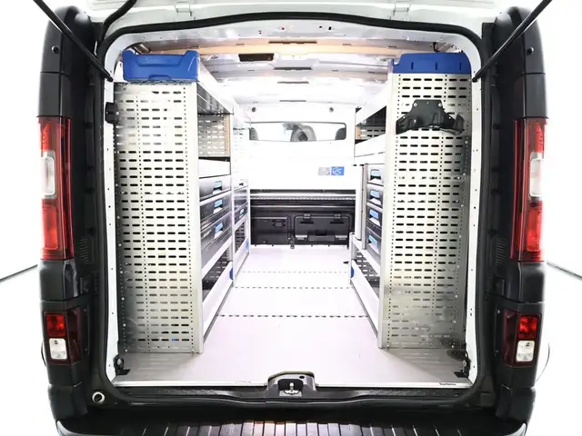 Renault Trafic view 6
