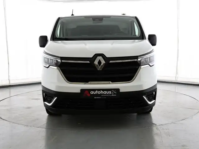 Renault Trafic view 2