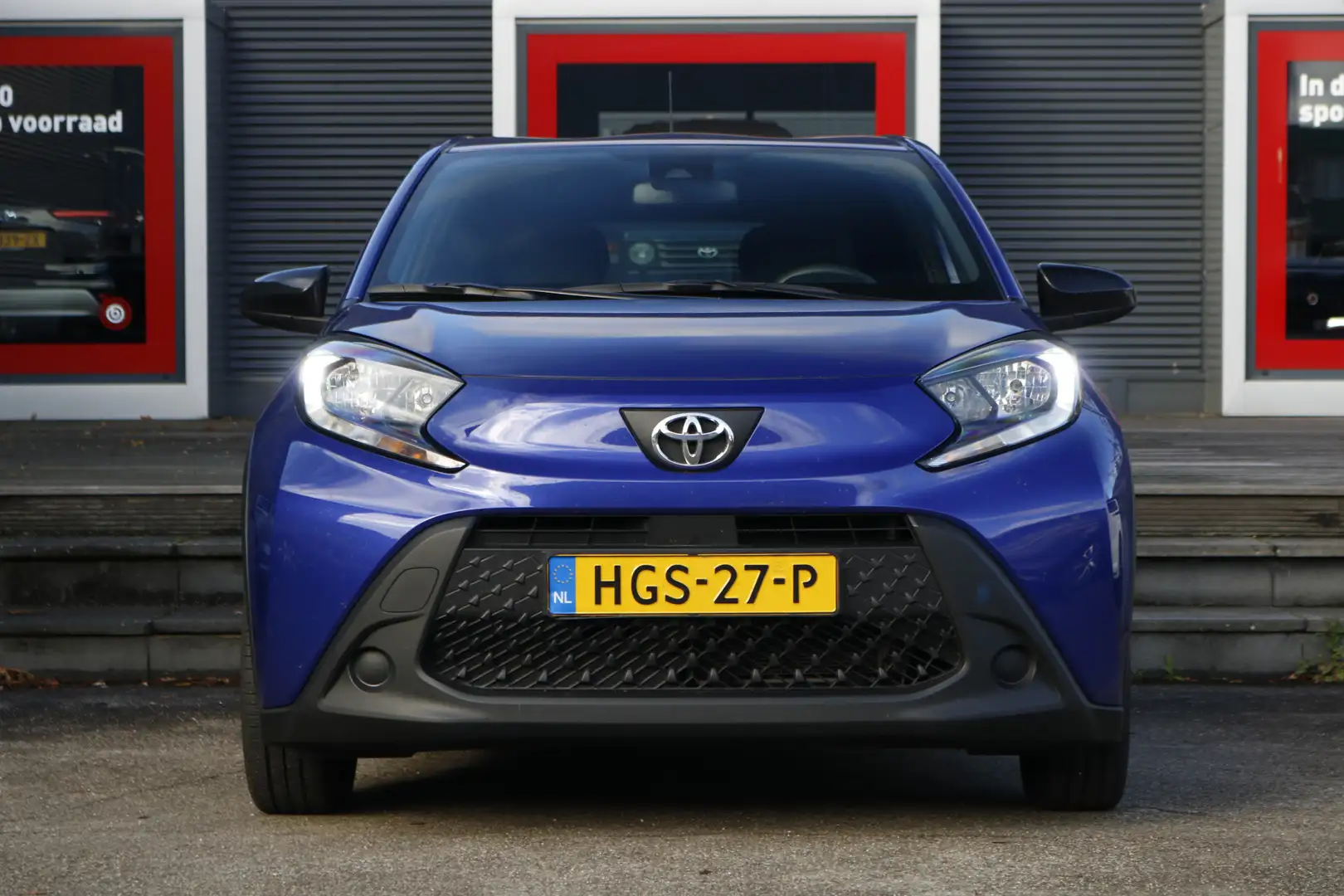 Toyota Aygo X 1.0 VVT-i MT Play | Apple Carplay | Achteruitrijca Blau - 2